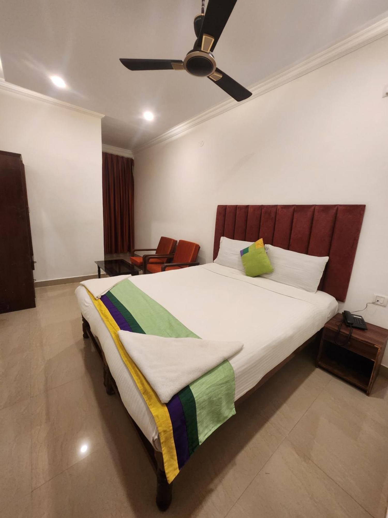 Santa Monica Resort - Calangute Extérieur photo