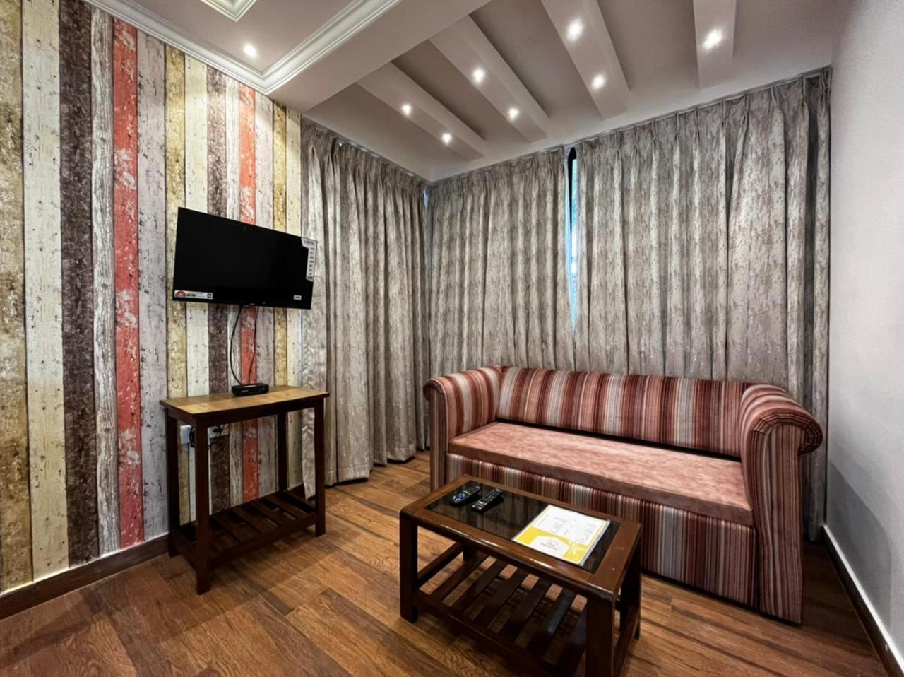 Santa Monica Resort - Calangute Extérieur photo